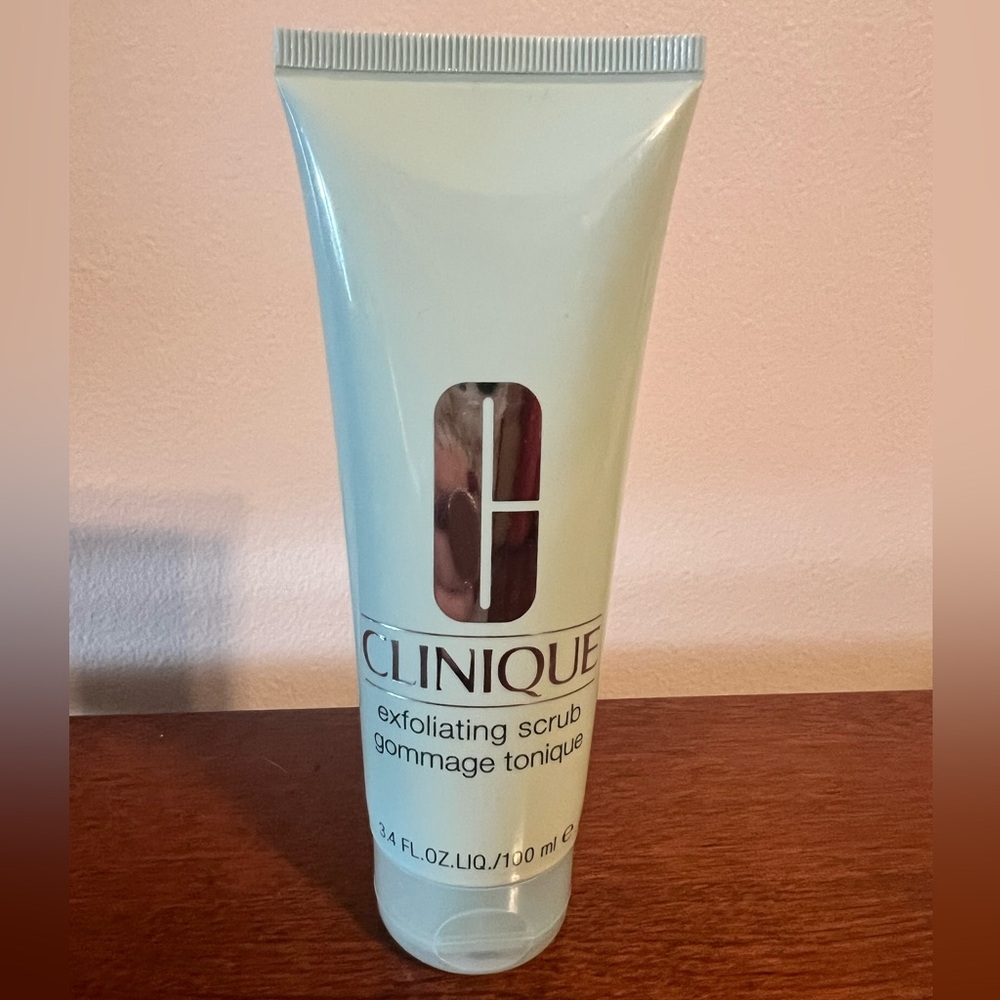Clinique Exfoliating Scrub